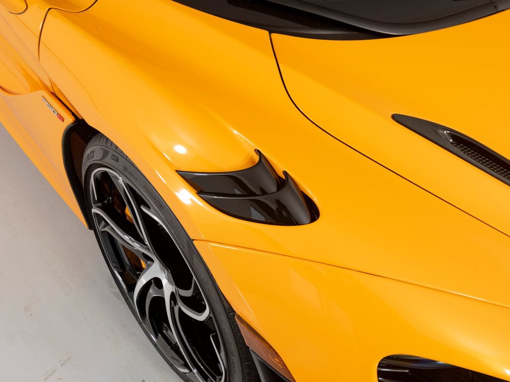 Used 2024 McLaren 750S Spider RWD image 40
