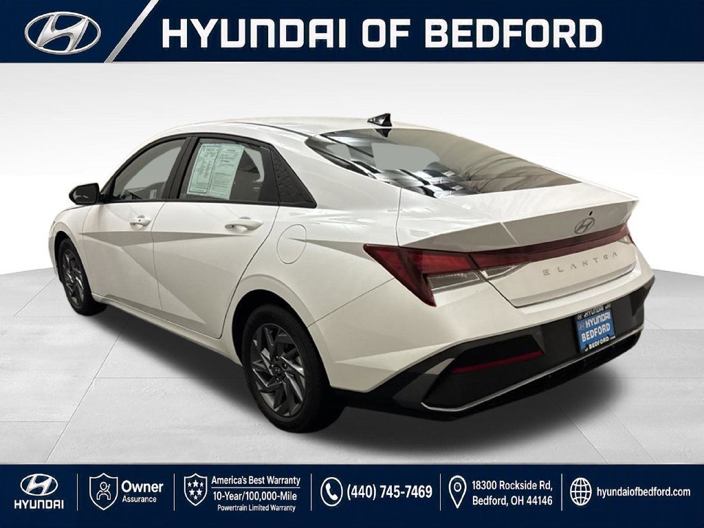 Used 2024 Hyundai Elantra SEL FWD image 9