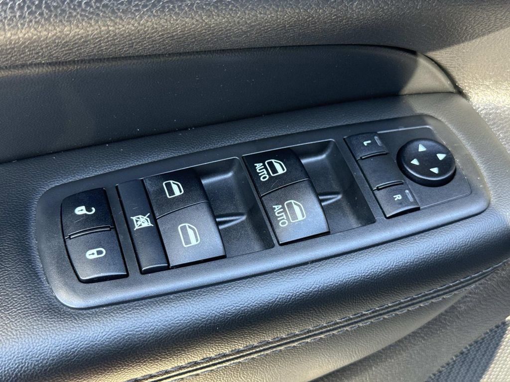 Used 2019 Jeep Grand Cherokee Altitude image 22
