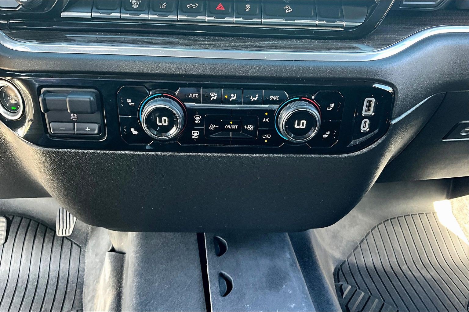 Used 2025 Chevrolet Silverado 2500 LT AWD/4WD image 17