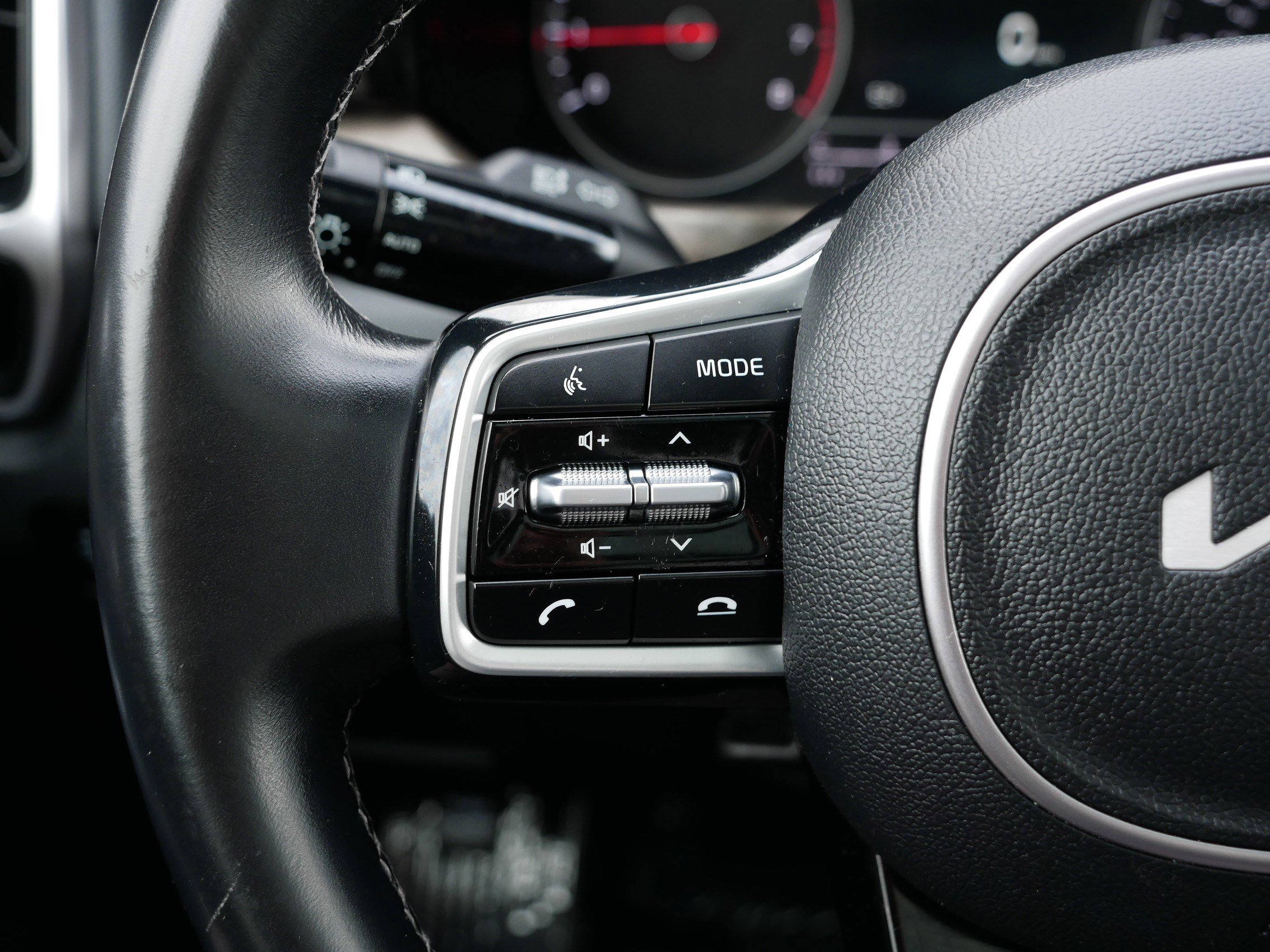 Certified 2022 Kia Sorento S w/ Panoramic Sunroof Package image 31