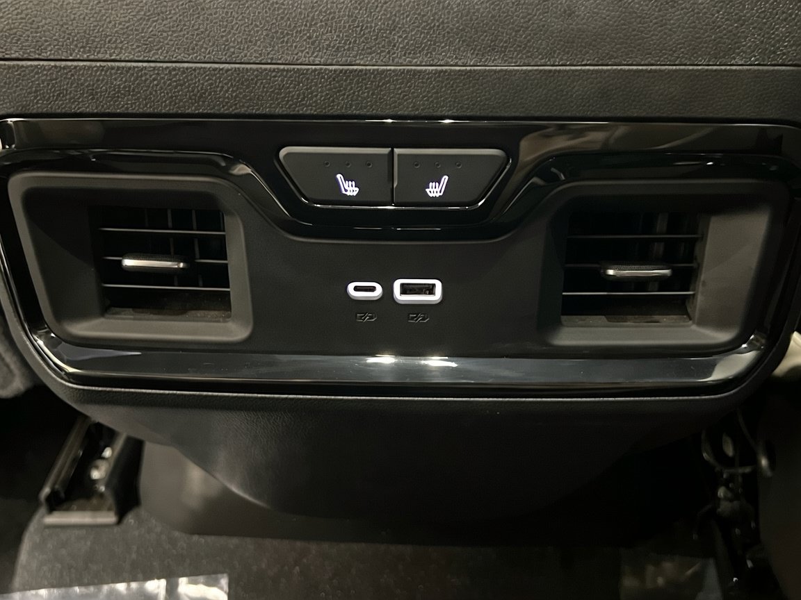 Used 2025 Chevrolet Silverado 1500 ZR2 w/ Technology Package AWD/4WD image 18