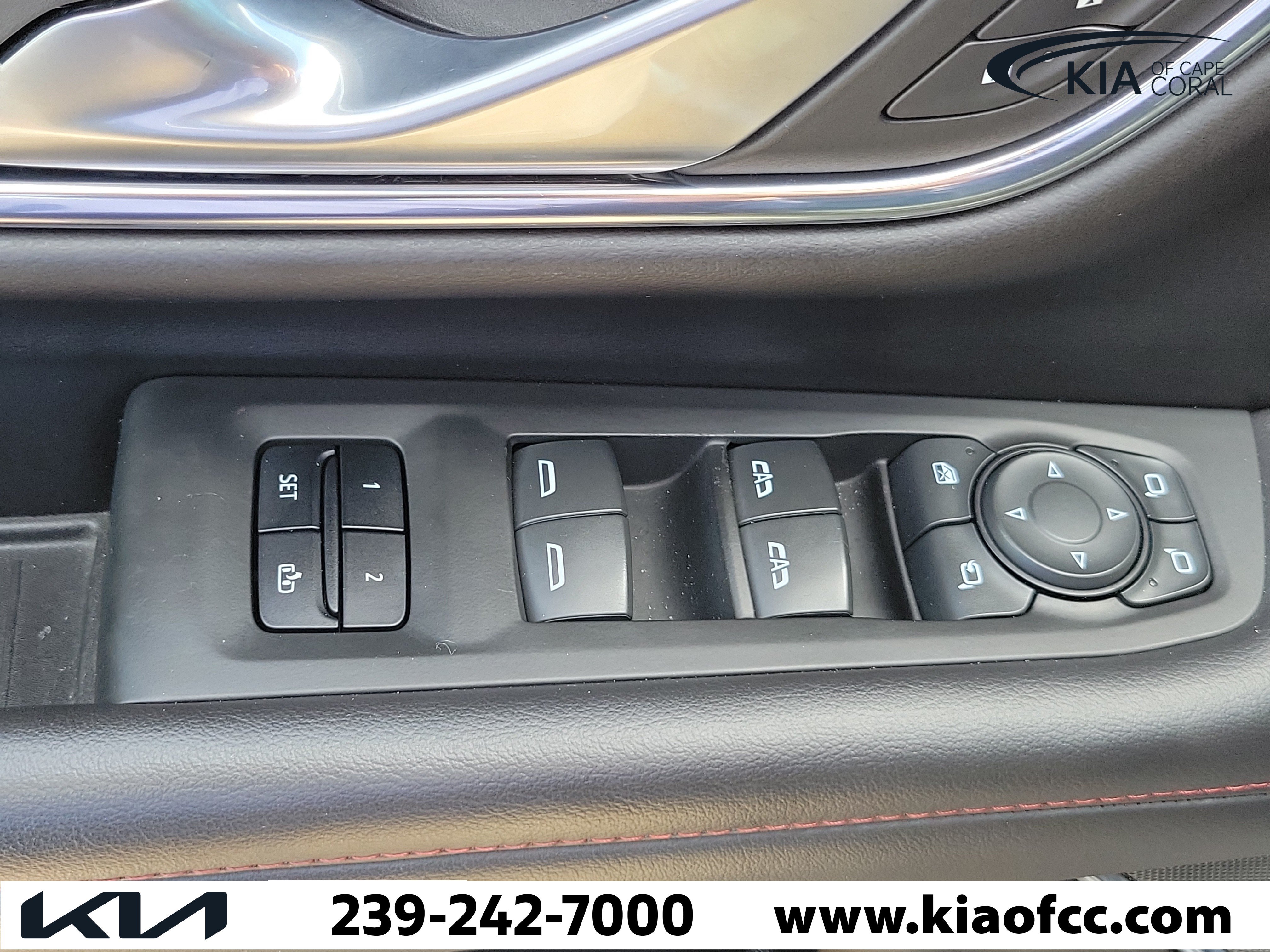 Used 2022 Chevrolet Suburban RST w/ Luxury Package AWD/4WD image 26