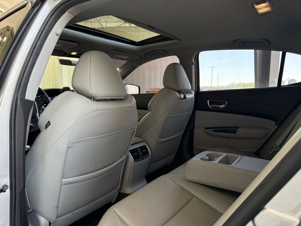 Used 2018 Acura TLX image 16