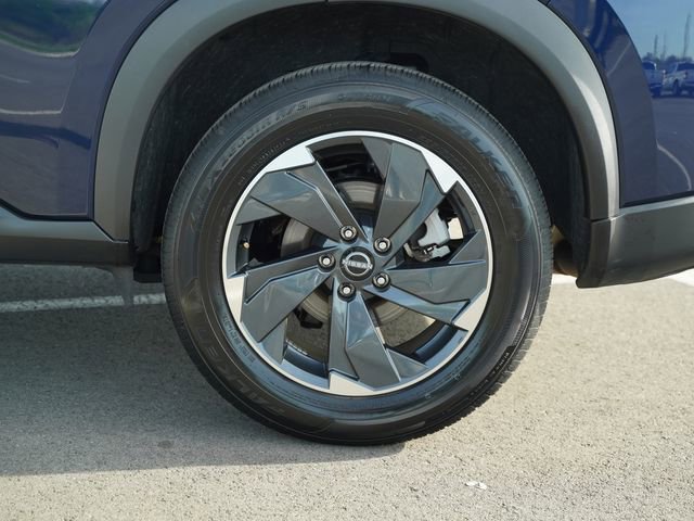 Used 2025 Nissan Rogue SV FWD image 39