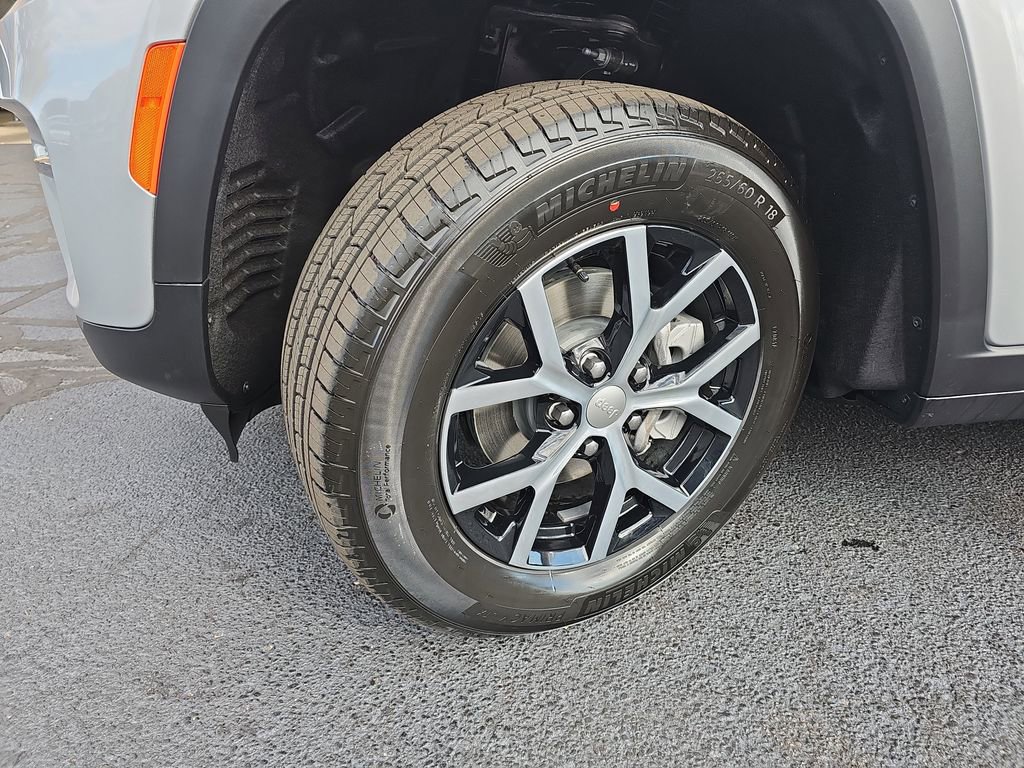 New 2025 Jeep Grand Cherokee Limited w/ Trailer Tow Package image 30
