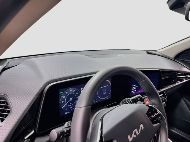 New 2026 Kia Niro Wind FWD image 9