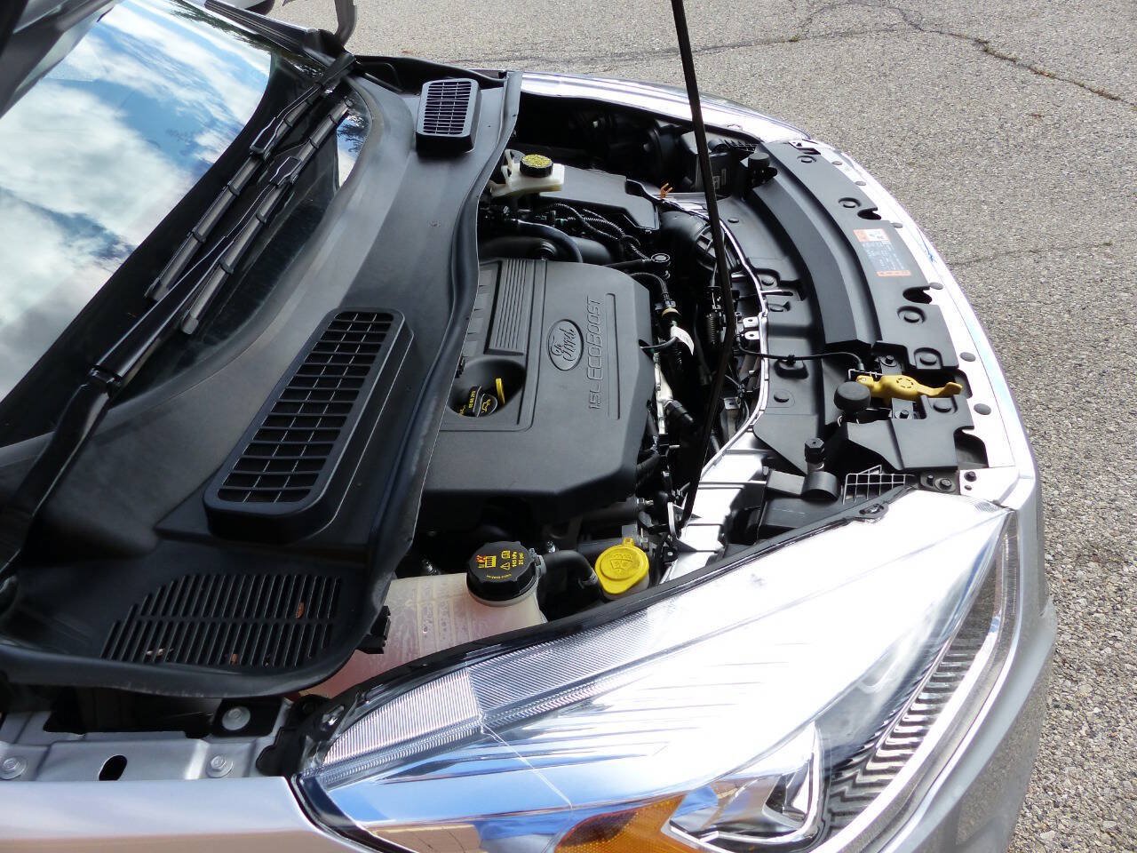 Used 2019 Ford Escape SEL FWD image 19