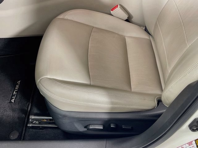 Used 2020 Nissan Altima 2.0 Platinum FWD image 21