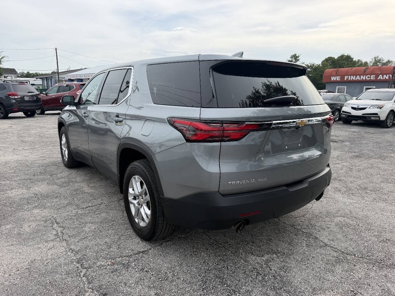 Used 2023 Chevrolet Traverse LS AWD/4WD image 7