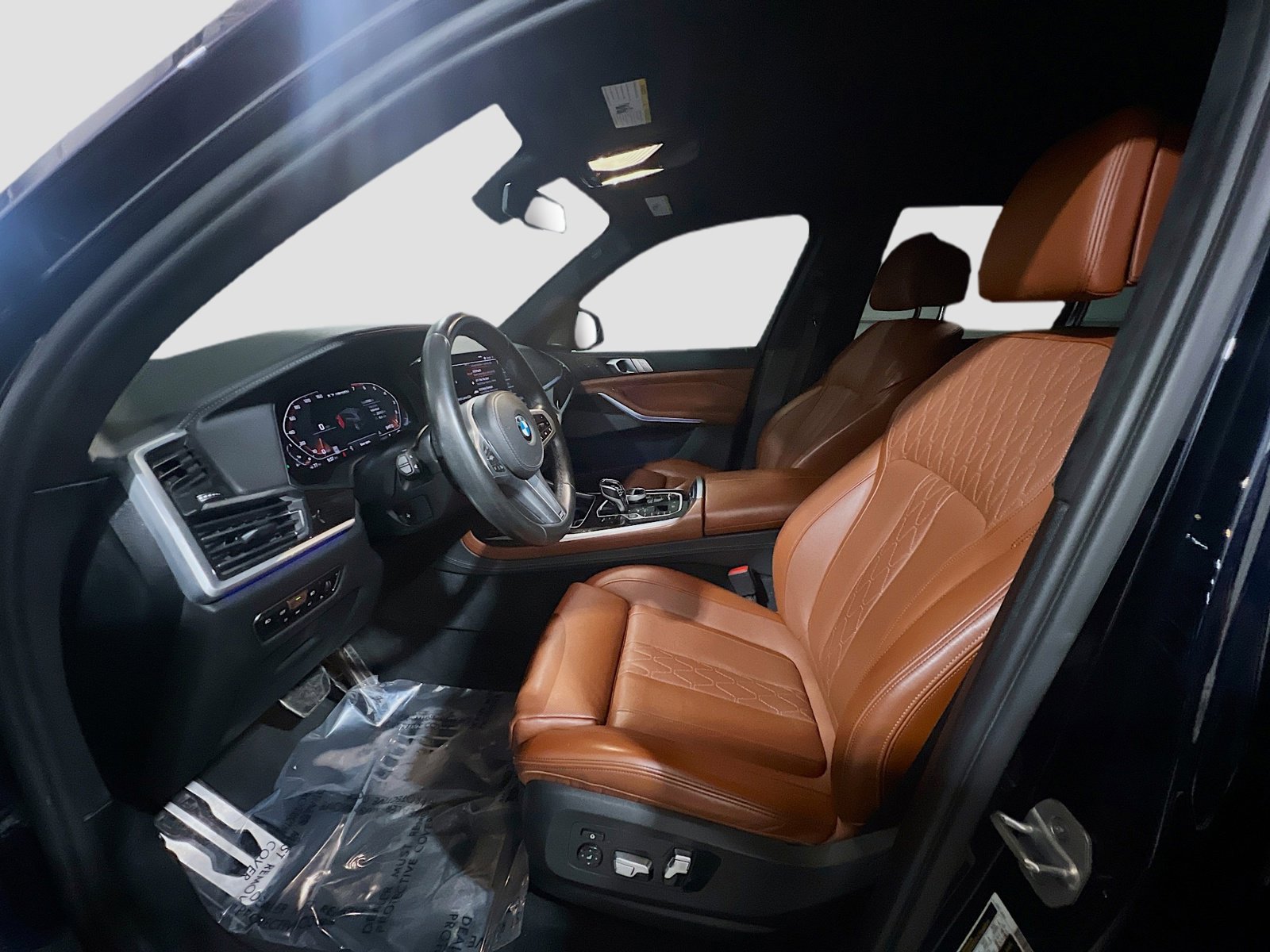 Used 2020 BMW X7 M50i w/ Executive Package image 16