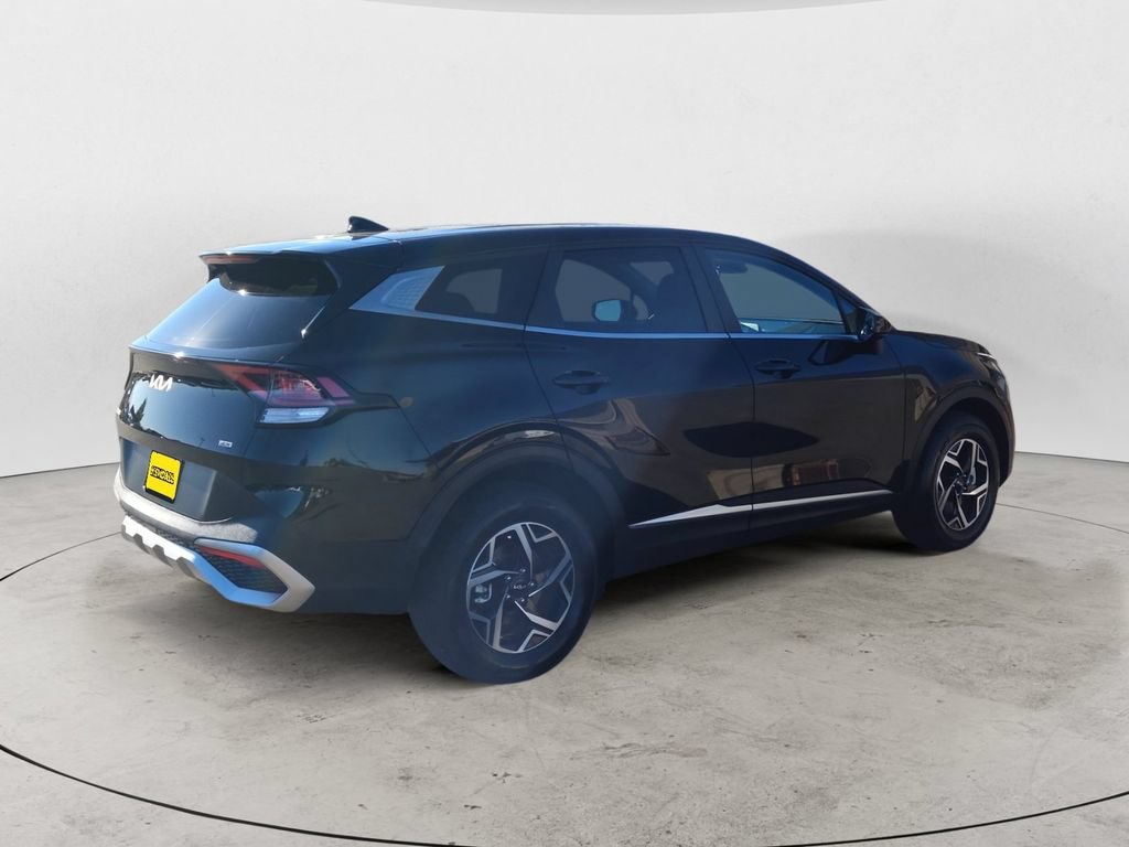 Used 2023 Kia Sportage LX AWD/4WD image 5