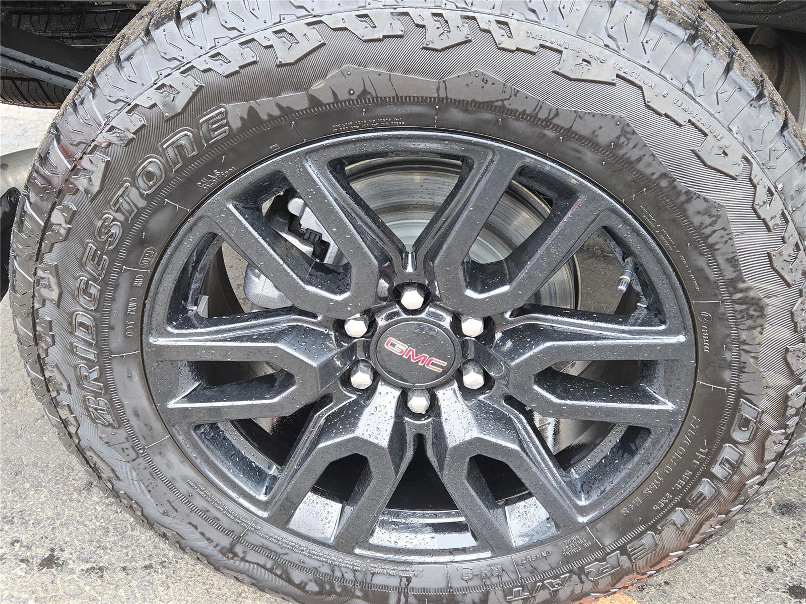 Used 2024 GMC Sierra 1500 Elevation AWD/4WD image 9
