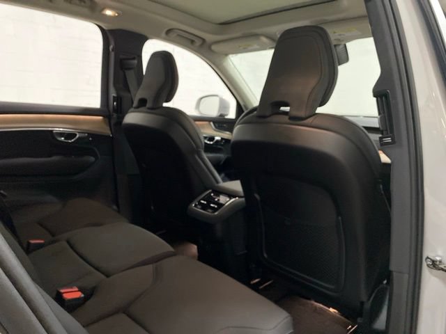 Used 2025 Volvo XC90 B6 Plus AWD/4WD image 25