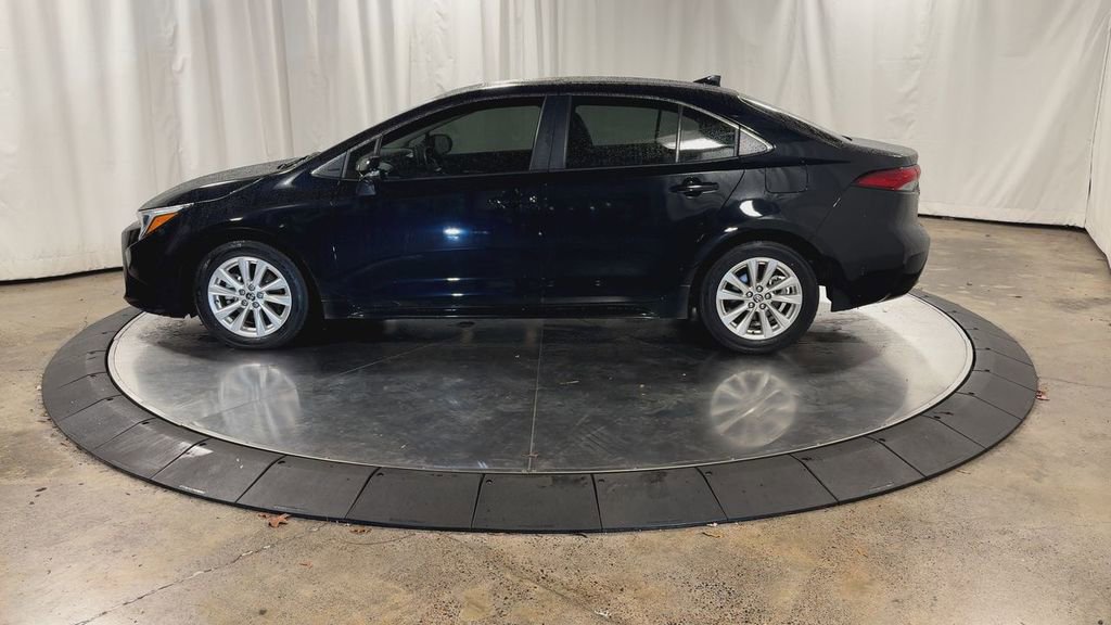 Used 2024 Toyota Corolla XLE image 7