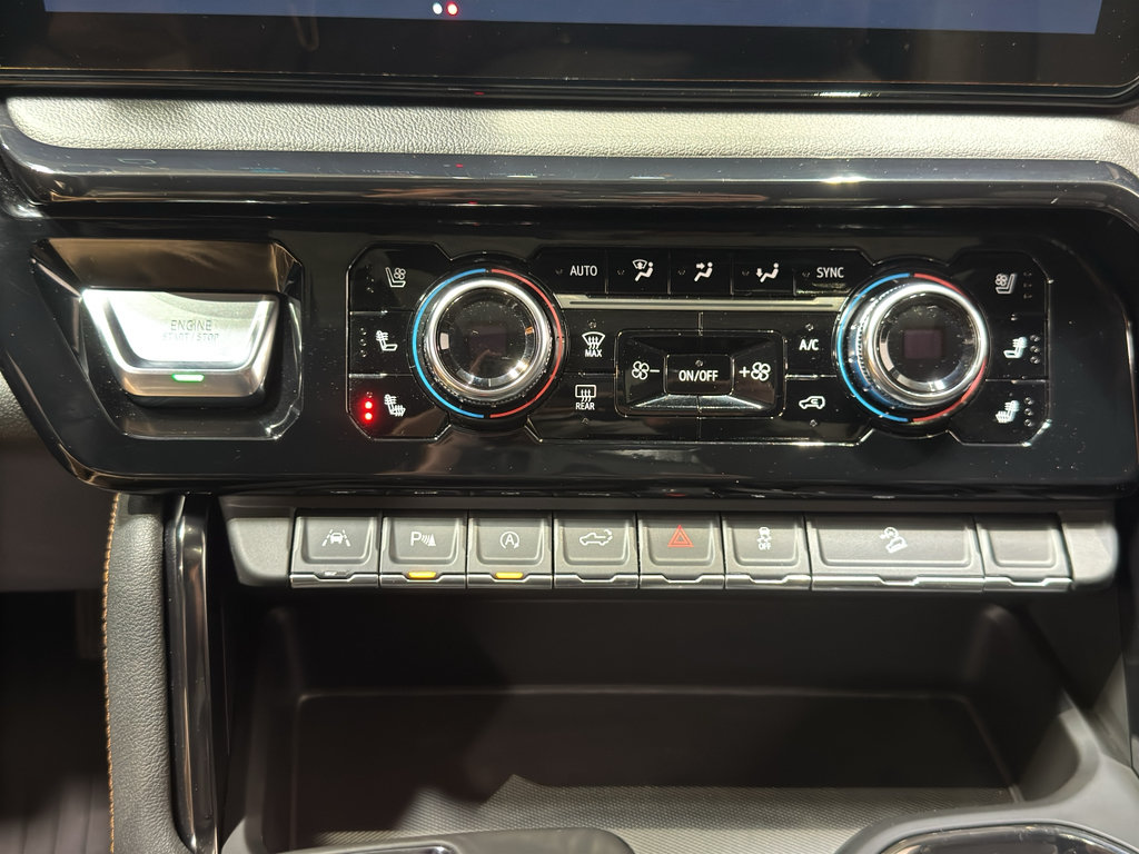 Used 2024 GMC Sierra 1500 AT4 w/ Technology Package AWD/4WD image 35
