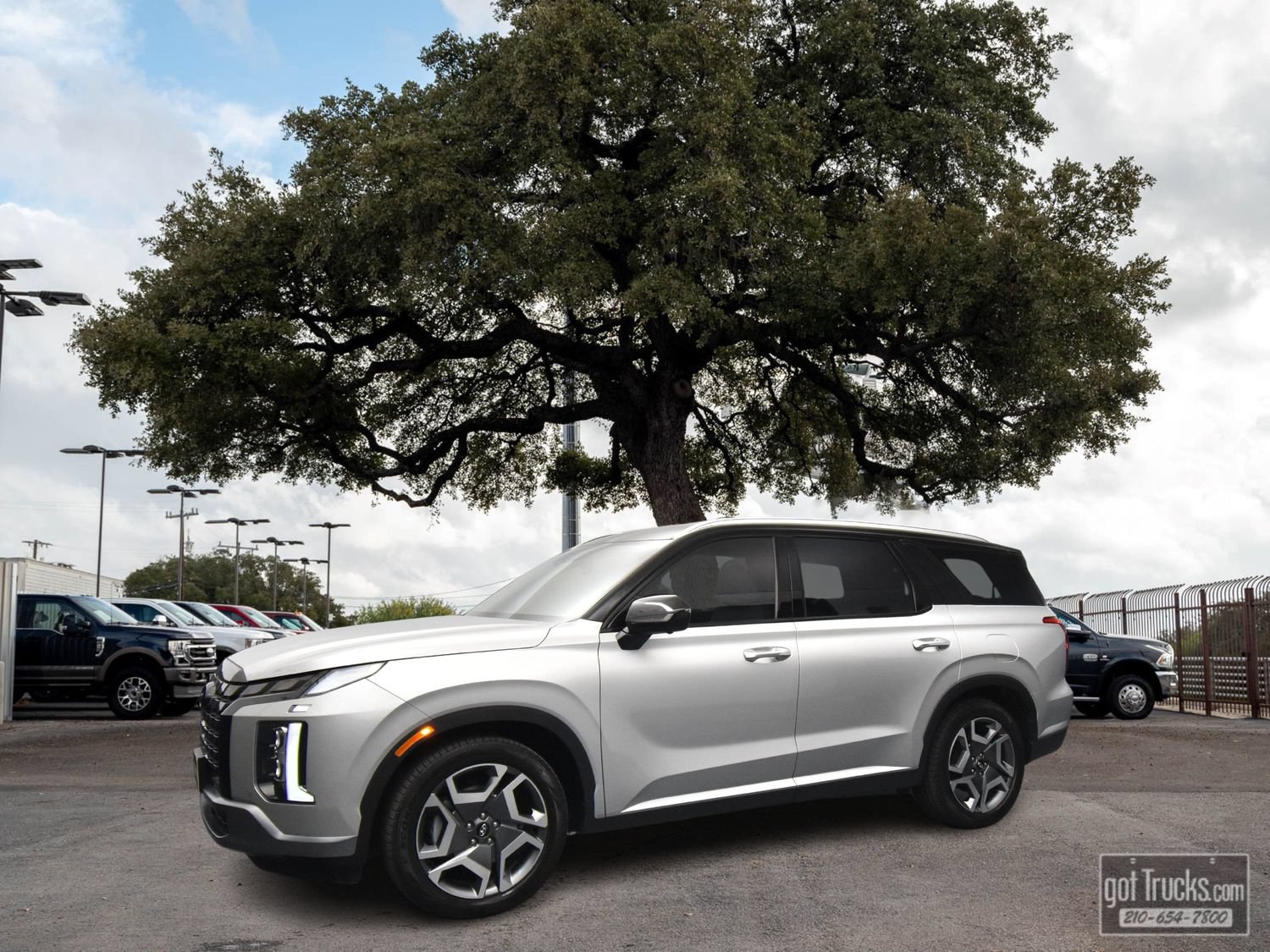 Used 2024 Hyundai Palisade SEL w/ Premium Package FWD image 1