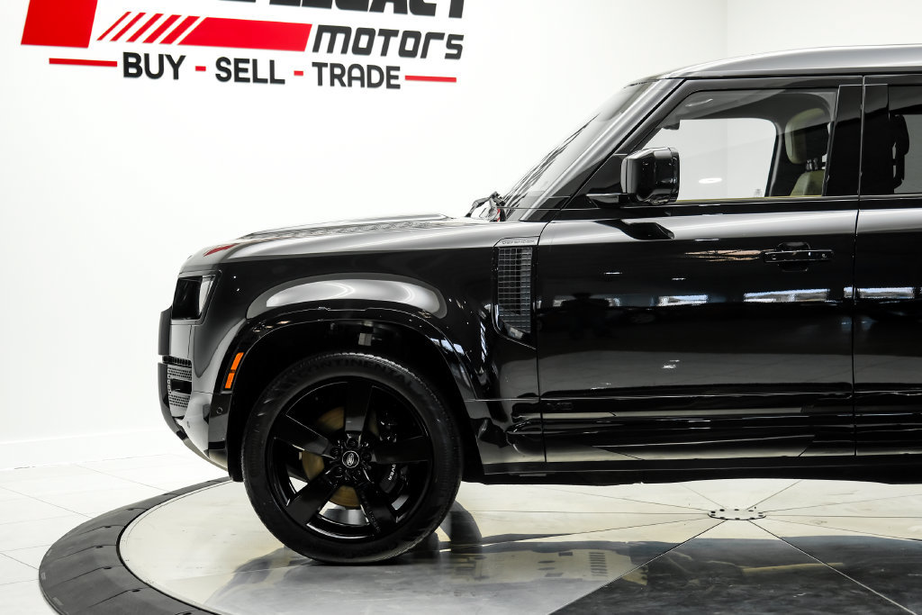 Used 2024 Land Rover Defender 110 V8 AWD/4WD image 14