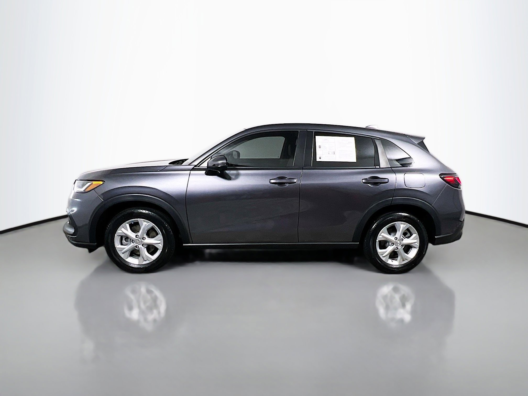 Used 2023 Honda HR-V LX image 9