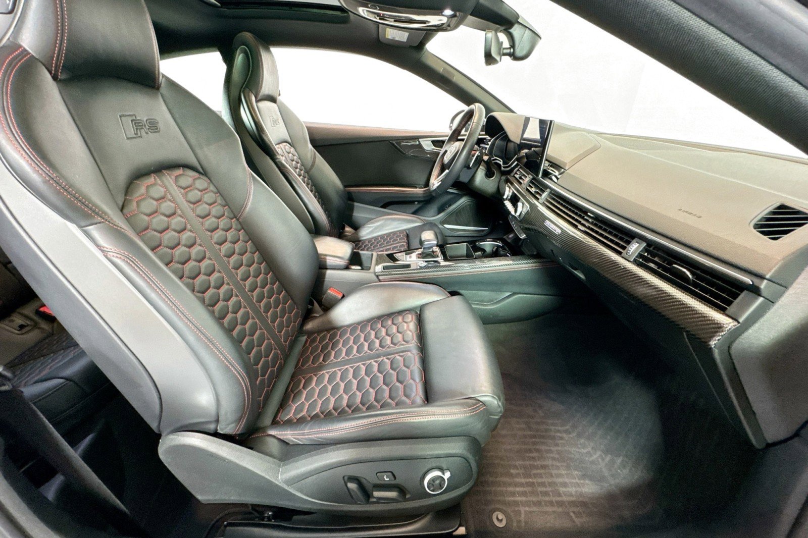 Used 2022 Audi RS 5 w/ Black Optic Carbon Package image 27