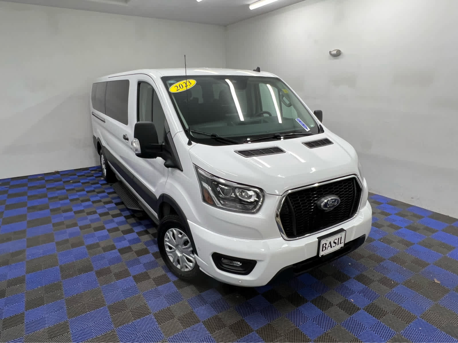 Used 2023 Ford Transit 350 XLT image 28
