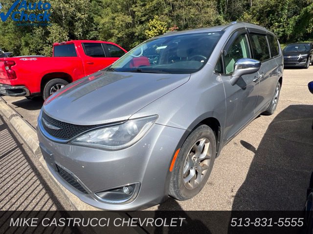 Used 2017 Chrysler Pacifica Limited FWD image 1
