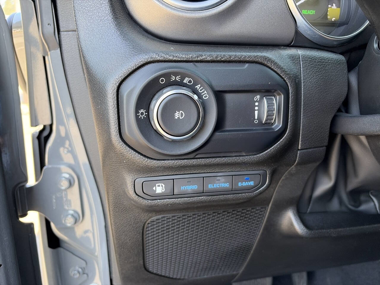 Used 2023 Jeep Wrangler Unlimited Rubicon 4xe AWD/4WD image 40