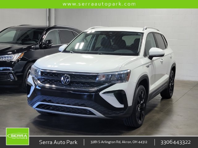 Used 2023 Volkswagen Taos SE FWD image 1