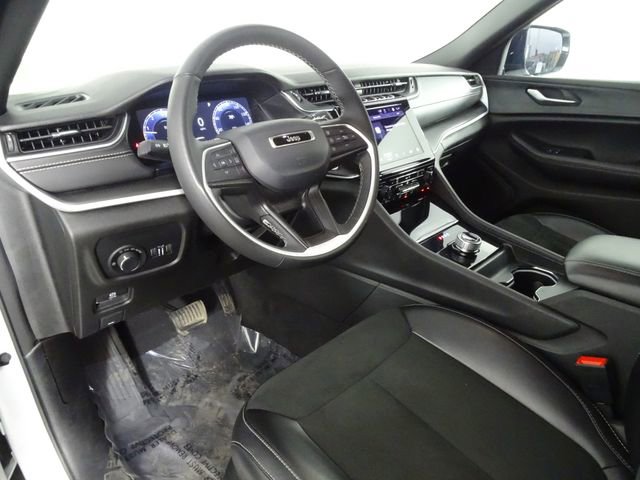 Used 2024 Jeep Grand Cherokee L Laredo image 17