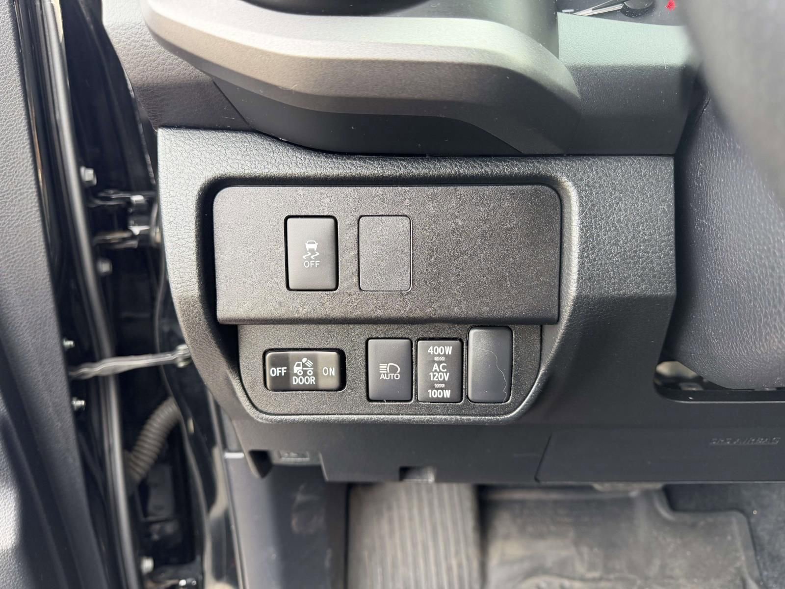 Used 2020 Toyota Tacoma TRD Sport w/ TRD Premium Sport Package AWD/4WD image 20