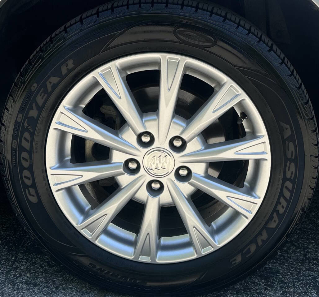 Used 2011 Buick Lucerne CXL FWD image 9