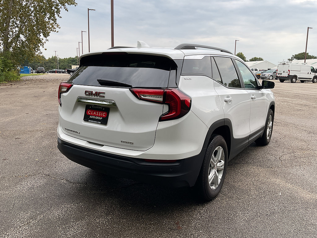 Used 2024 GMC Terrain SLE w/ Driver Convenience Package AWD/4WD image 5