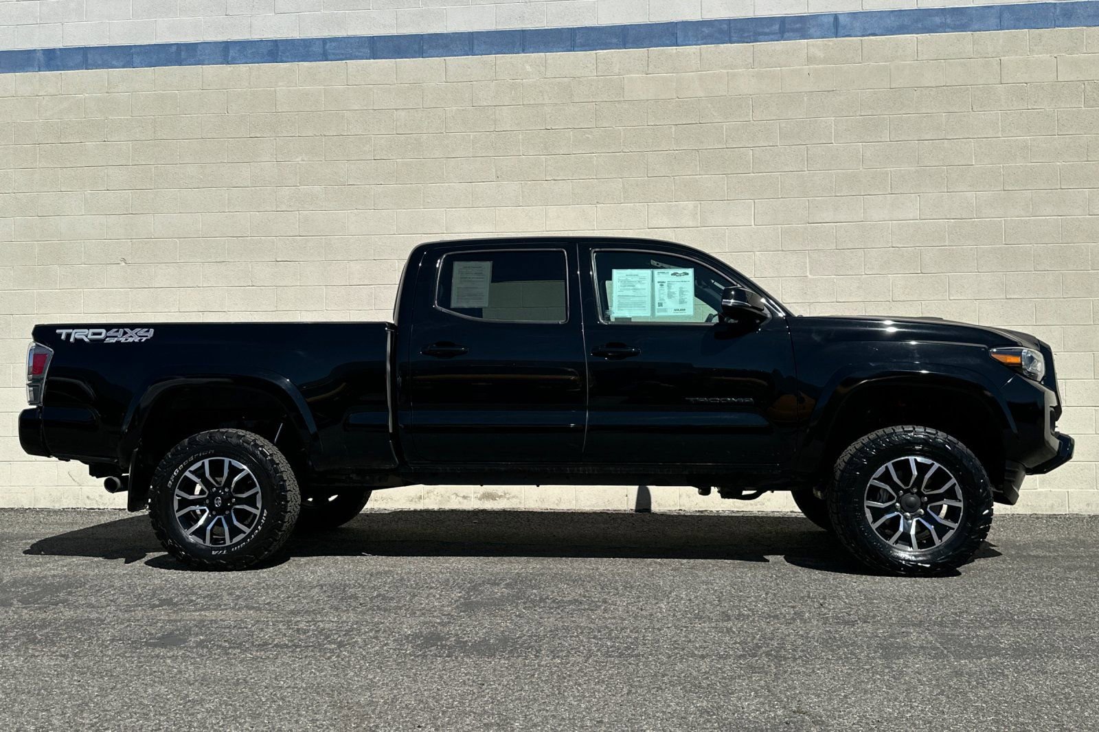 Used 2023 Toyota Tacoma TRD Sport w/ Black Out Package (TMS) image 3