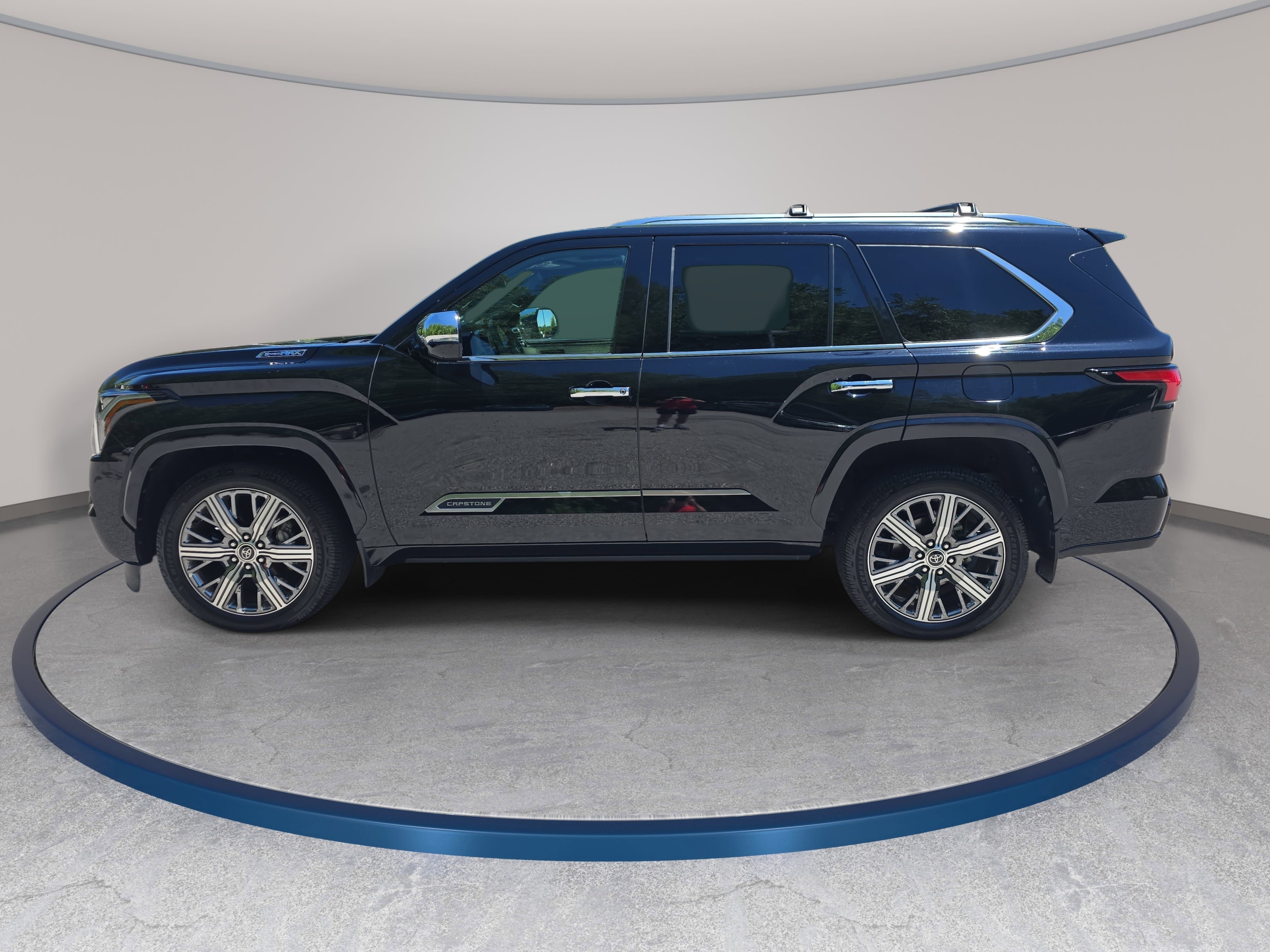 Used 2024 Toyota Sequoia Capstone AWD/4WD image 8