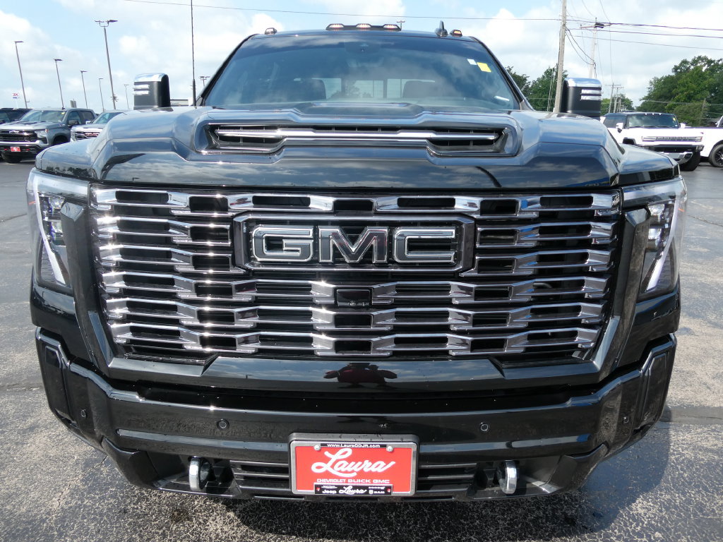 Certified 2025 GMC Sierra 3500 Denali Ultimate w/ LPO, GMC Protection Package AWD/4WD image 10