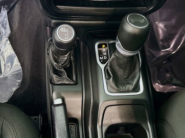 Used 2021 Jeep Wrangler Sport AWD/4WD image 15