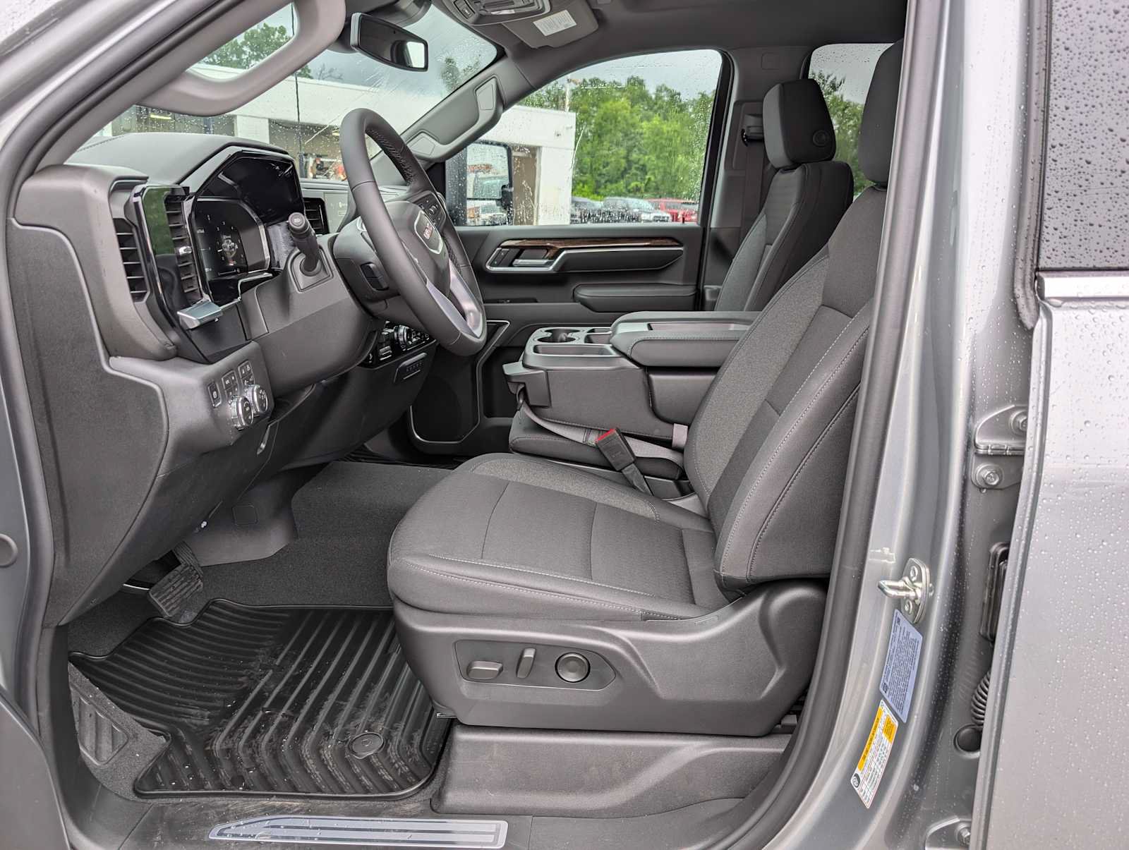 New 2026 GMC Sierra 3500 SLE w/ Preferred Package AWD/4WD image 4