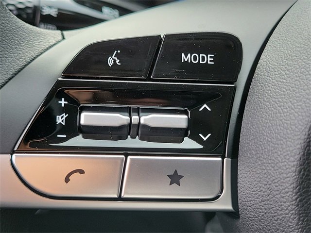 New 2025 Hyundai Elantra SE image 8