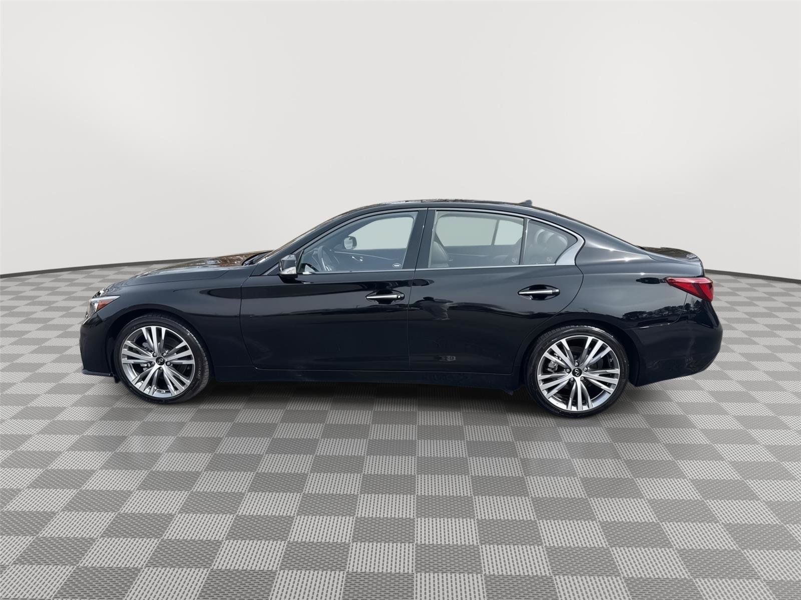 Used 2023 INFINITI Q50 Sensory image 8