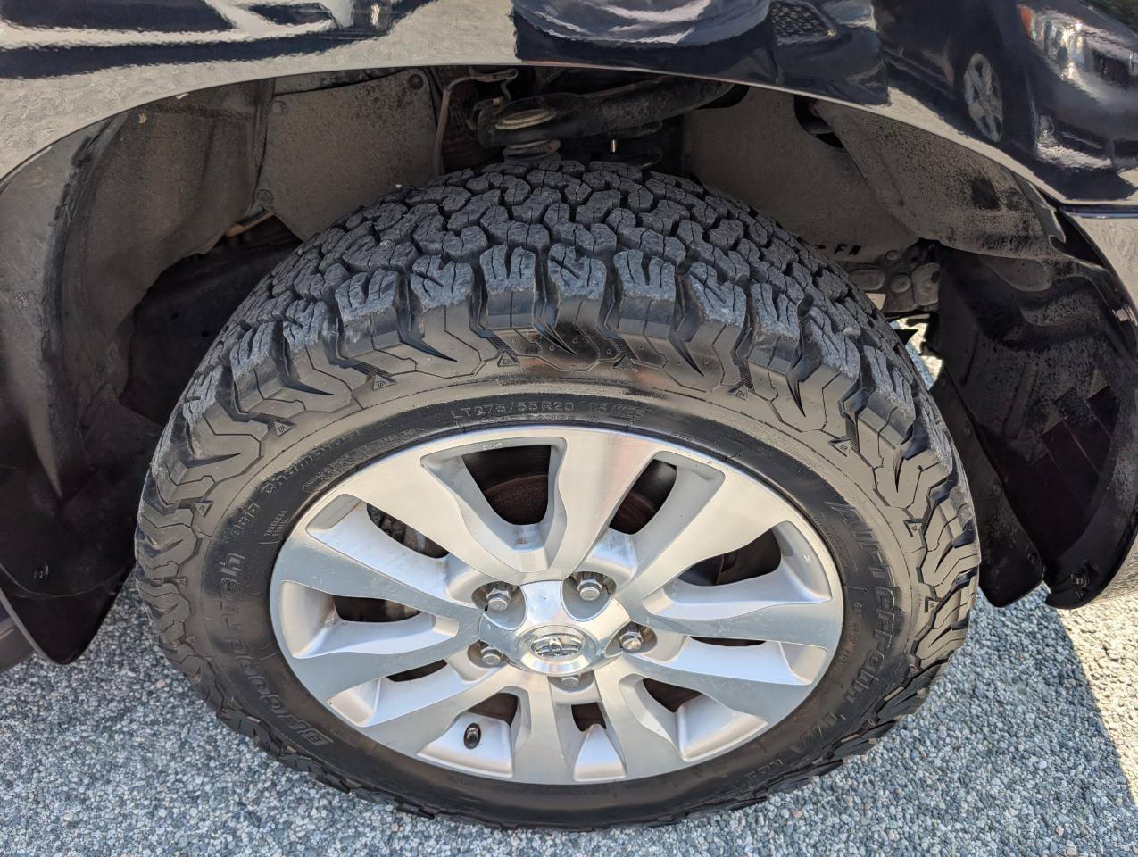 Used 2019 Toyota Sequoia Platinum AWD/4WD image 4
