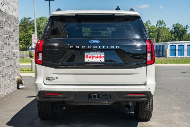 Used 2025 Ford Expedition Active AWD/4WD image 7