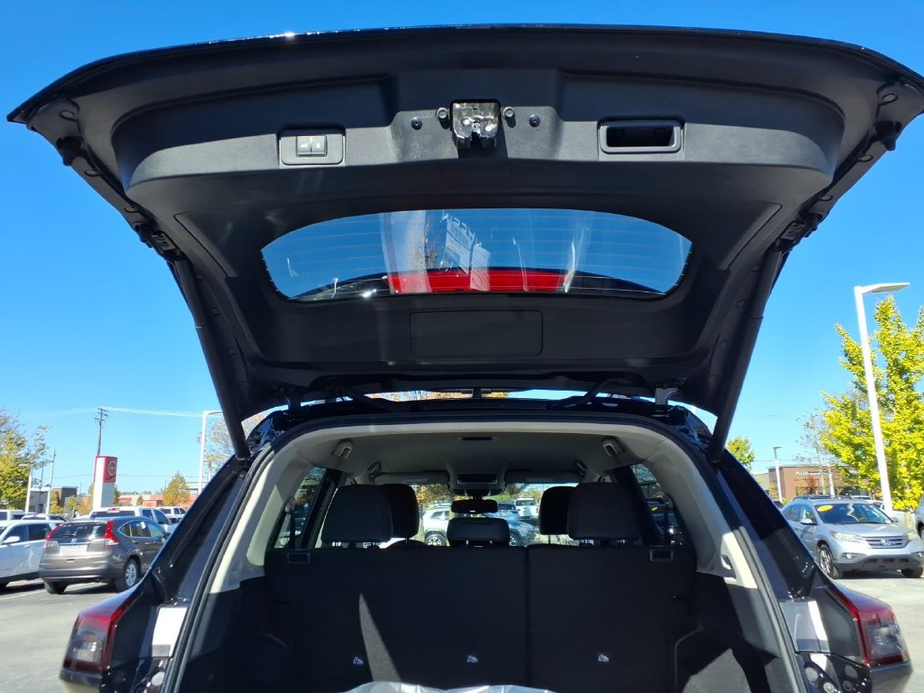 New 2027 Nissan Rogue SV w/ Rock Creek Premium Package AWD/4WD image 10