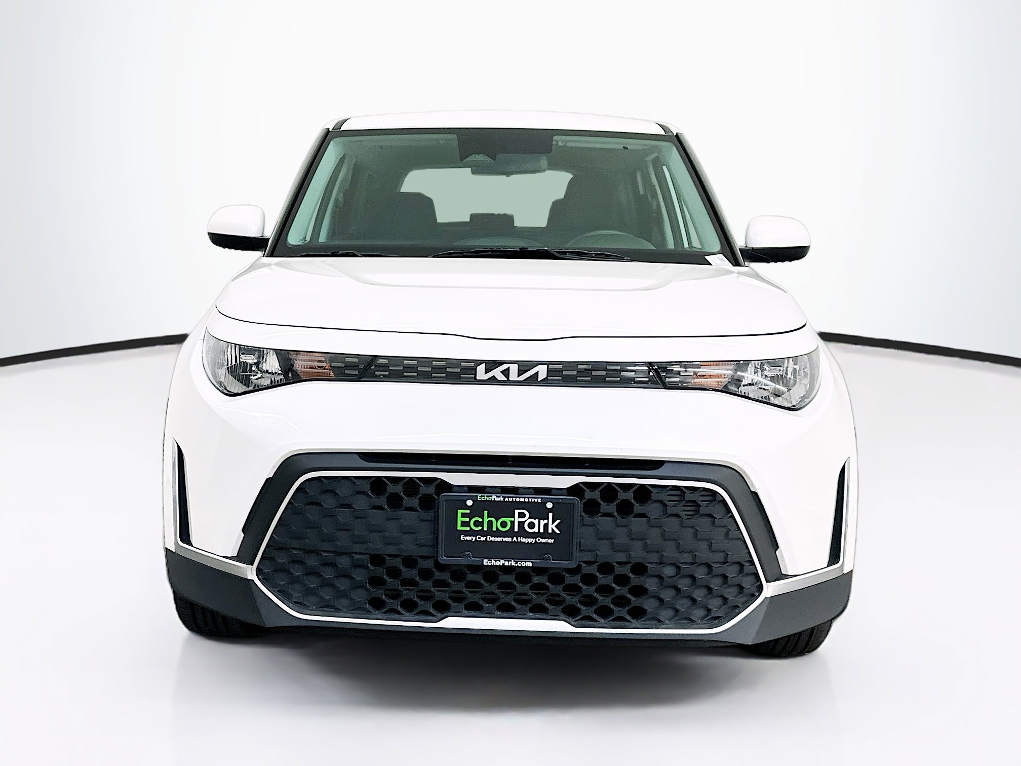 Used 2025 Kia Soul LX w/ LX Technology Package FWD image 2