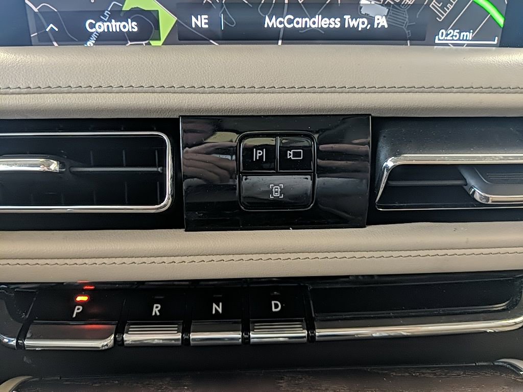 Used 2022 Lincoln Aviator Reserve w/ Equipment Group 201A image 22