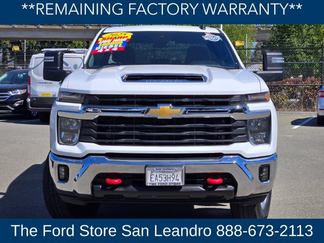 Used 2025 Chevrolet Silverado 2500 LT AWD/4WD image 3