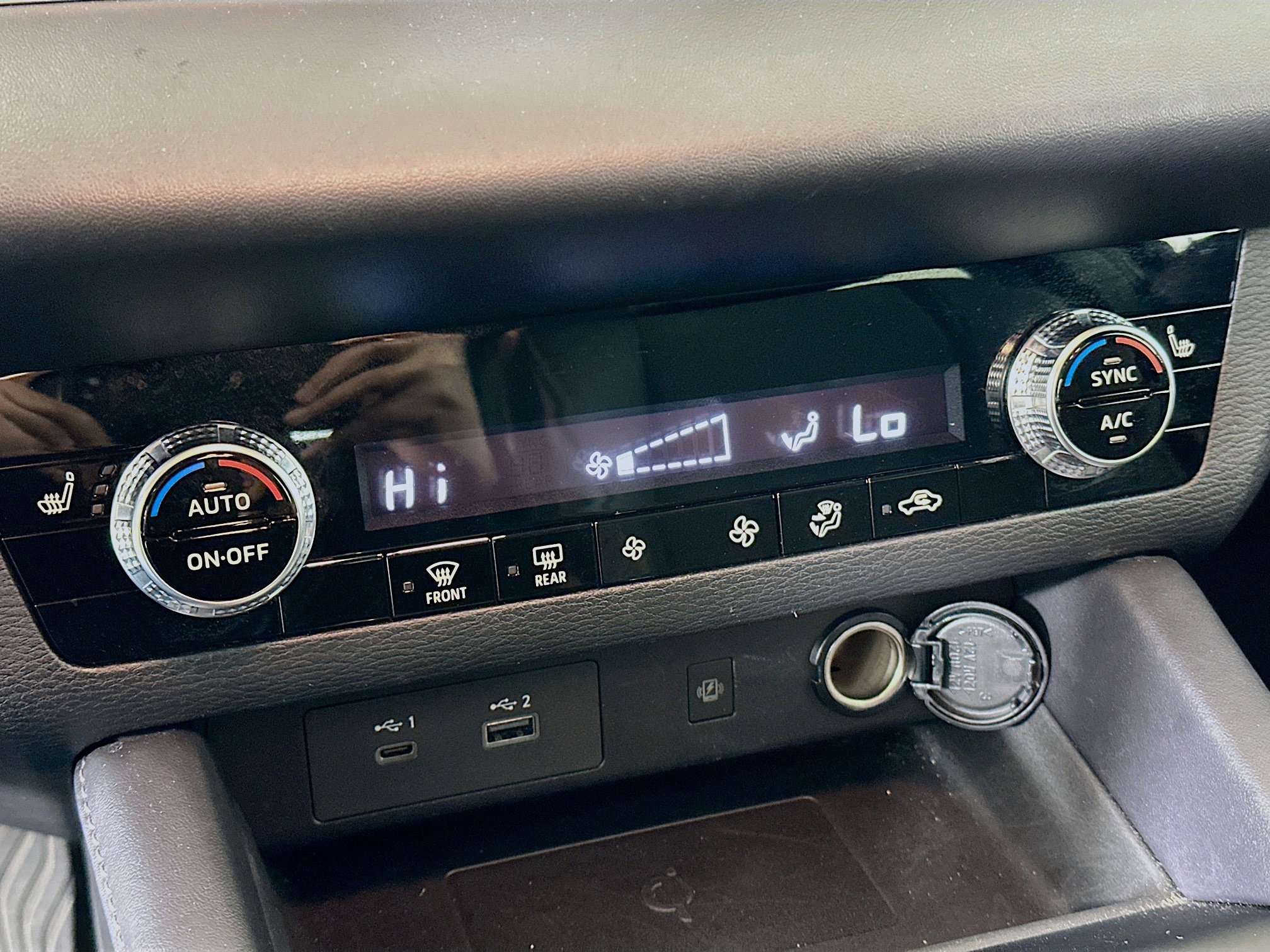 Used 2024 Mitsubishi Outlander SE Black Edition image 26