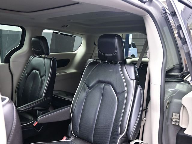 Used 2023 Chrysler Pacifica Limited FWD image 22