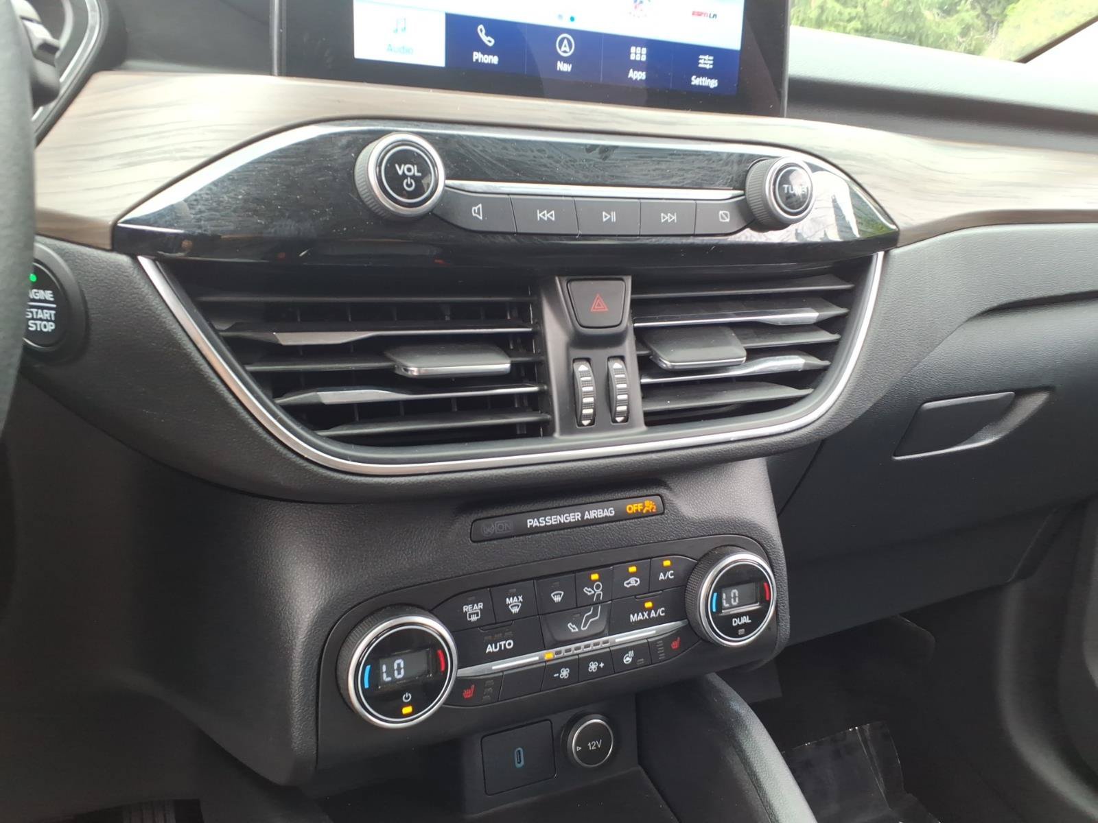 Used 2020 Ford Escape Titanium AWD/4WD image 21
