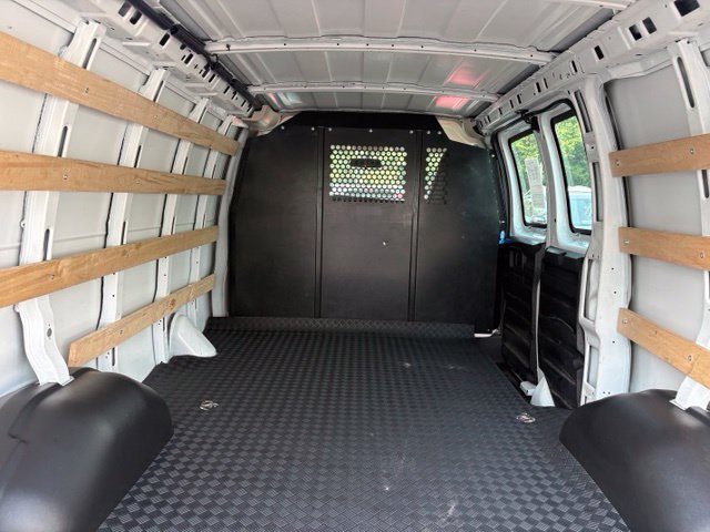 Used 2025 Chevrolet Express 2500 w/ Driver Convenience Package RWD image 10