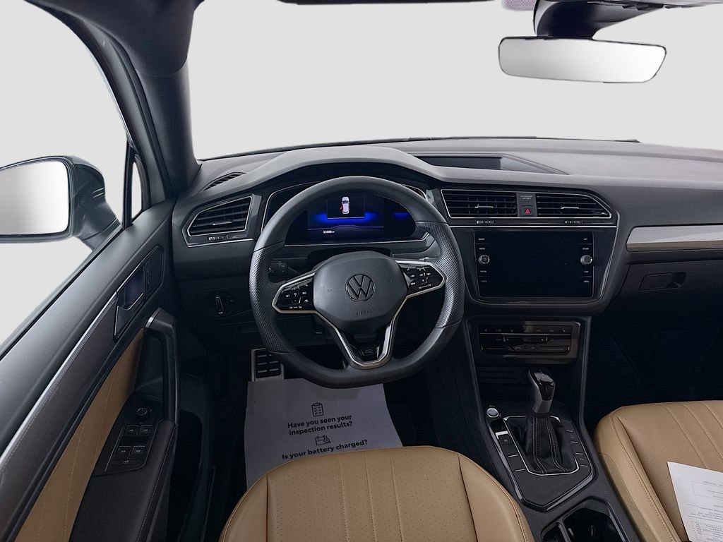 Used 2022 Volkswagen Tiguan SE R-Line image 15